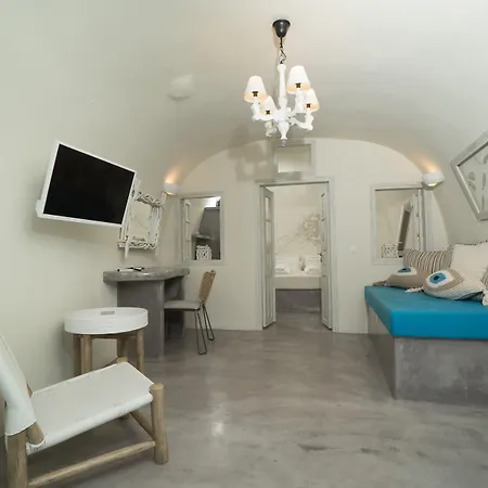 Kaleidoscope Cave Oia (Santorini)