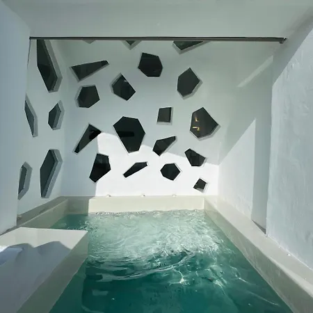 Appart hôtel Kaleidoscope Cave 4*