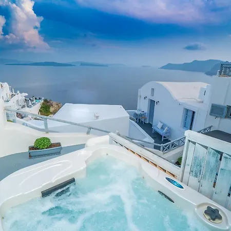 Kaleidoscope Cave Aparthotel 4*