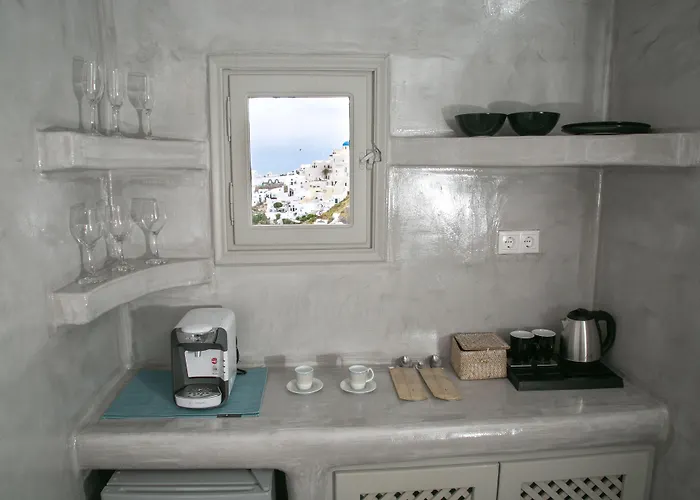 Kaleidoscope Cave Oia (Santorini)