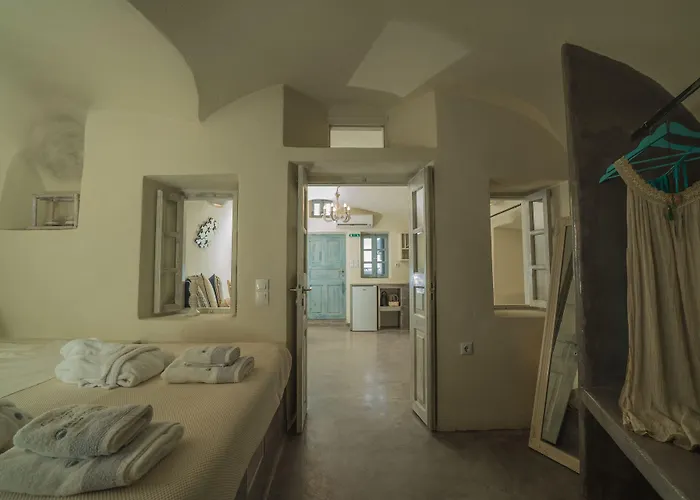 Kaleidoscope Cave Aparthotel 4*