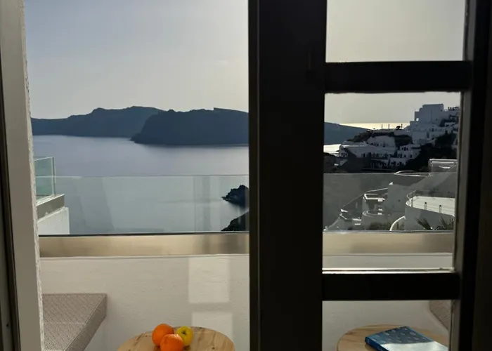 Kaleidoscope Cave Aparthotel Oia