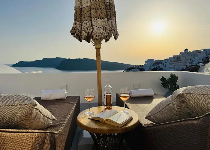 Kaleidoscope Cave Aparthotel Oia