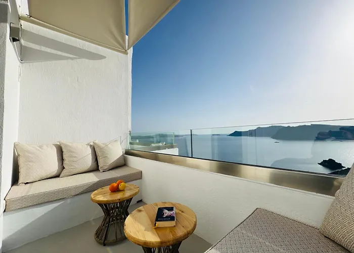 Kaleidoscope Cave Aparthotel Oia