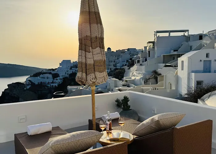 Kaleidoscope Cave Oia